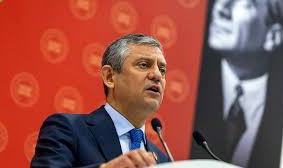 ÖZGÜR ÖZEL’İN KARAKUTUSU KONUŞTU: “İMAMOĞLU ARACILIĞILA ADAYLIK SÖZÜ VERDİK! ‘DESTEK VER, BAŞKAN OL’ PAZARLIĞI” 
