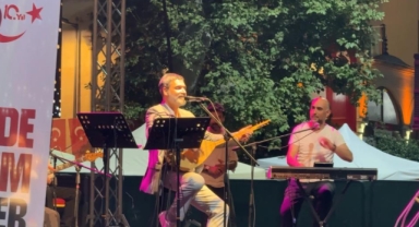 Bursa'da 15 Temmuz programı Uğur Işılak konseriyle son buldu 