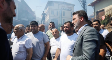 Büyükşehir'den Kayhan'daki yangına hızlı müdahale 