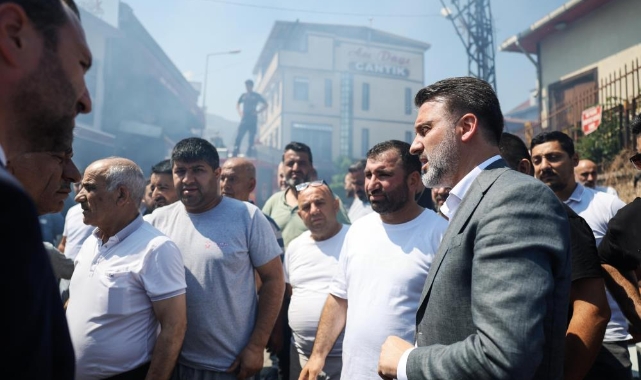 Büyükşehir'den Kayhan'daki yangına hızlı müdahale