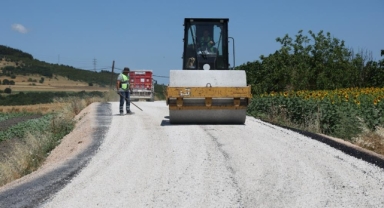 Büyükşehir Nilüfer'de yolları yeniliyor 
