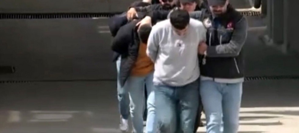 Adana'da patateslerin arasında yüzlerce uyuşturucu hap çıktı