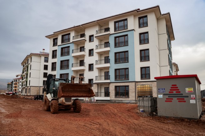 Adıyaman'da kalıcı konutların inşası sürüyor