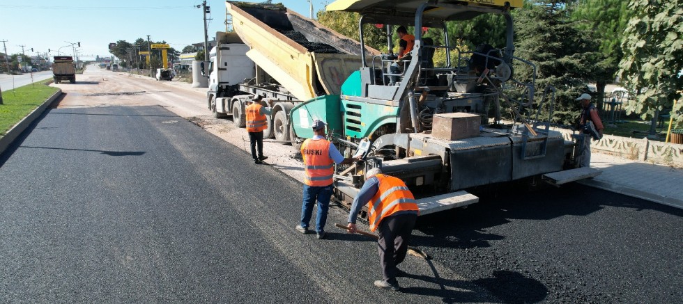 Bursa Büyükşehir Belediyesi yollarda! İlçelerde güçlü altyapı mesaisi