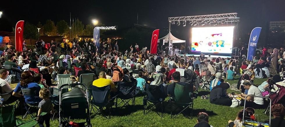 Bursa'da Mobil Bilim Festivali (MobilFest) Vatandaşları Bilimle Buluşturdu