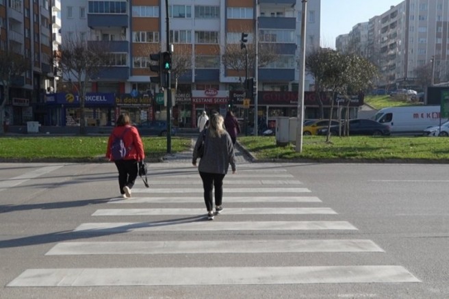 Bursa'da 'zemin yaya' uygulamasıyla trafik, yayalara göre tasarlanıyor