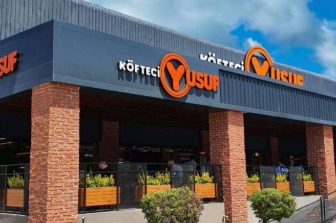 Bursa'nın ünlü restoranı Köfteci Yusuf sosyal medyayı ikiye böldü