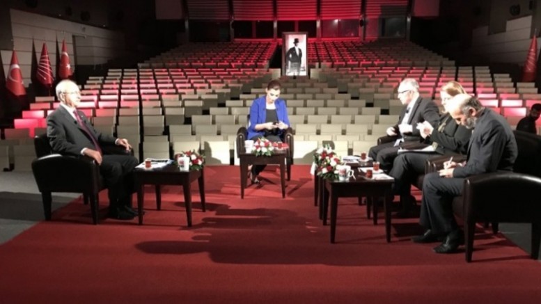 CHP genel başkanlığına ben de adayım diyecekti ki.. Salona kimse gelmedi