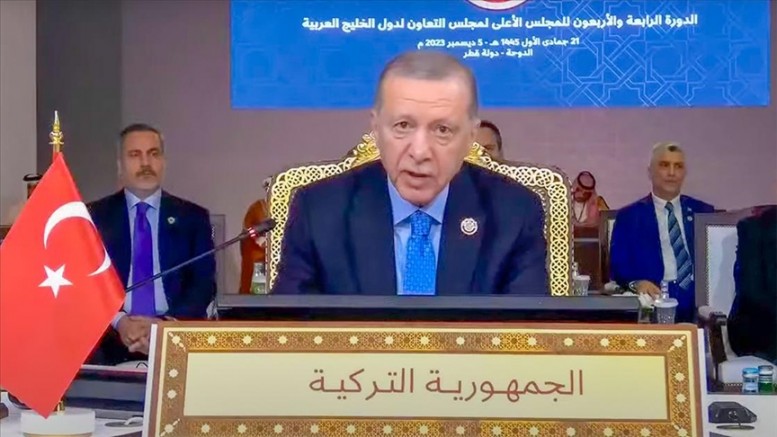 Cumhurbaşkanı Erdoğan: Gazze'deki mezalimin bölgesel bir savaşa dönüşmesine fırsat vermememiz gerekiyor