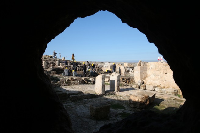 Diyarbakır'daki Zerzevan Kalesi'nde 1800 yıllık ameliyat aletleri bulundu