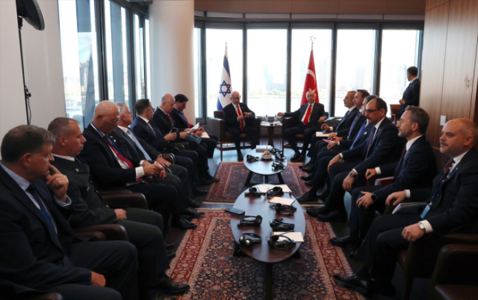 Erdoğan'la bir araya gelen Netanyahu'nun kravat iltifatı, görüşmeye damga vurdu