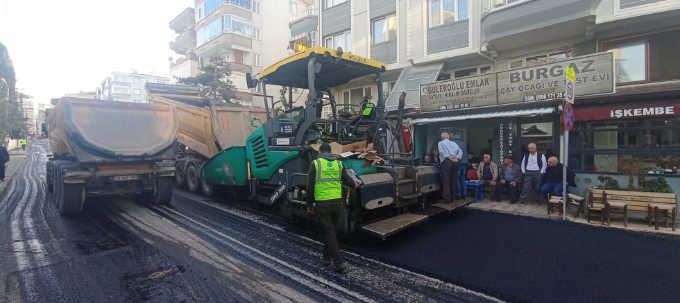 Güzelyalı’nın yolları da güzelleşiyor