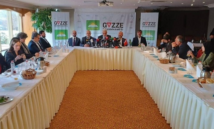 HÜDA PAR GENEL BAŞKANI ZEKERİYA YAPICIOĞLU GAZZE HAKKINDA KİTABIN ORTASINDAN KONUŞTU!