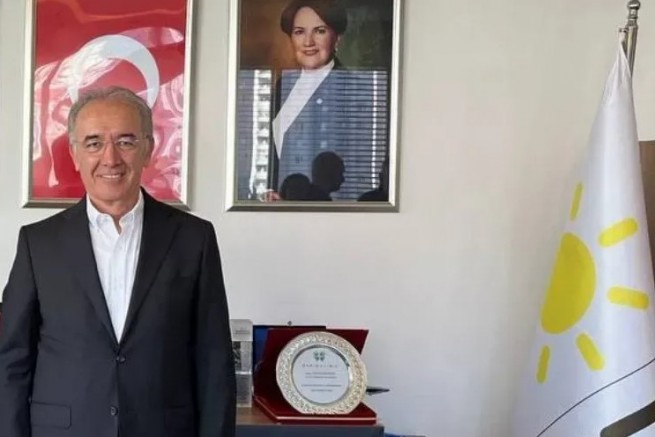 İYİ Parti'nin kurucularından 'Ahat Andican' istifa etti!