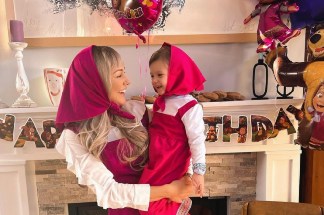 Meryem Uzerli kızının doğum günü için 'Maşa' kılığına girdi