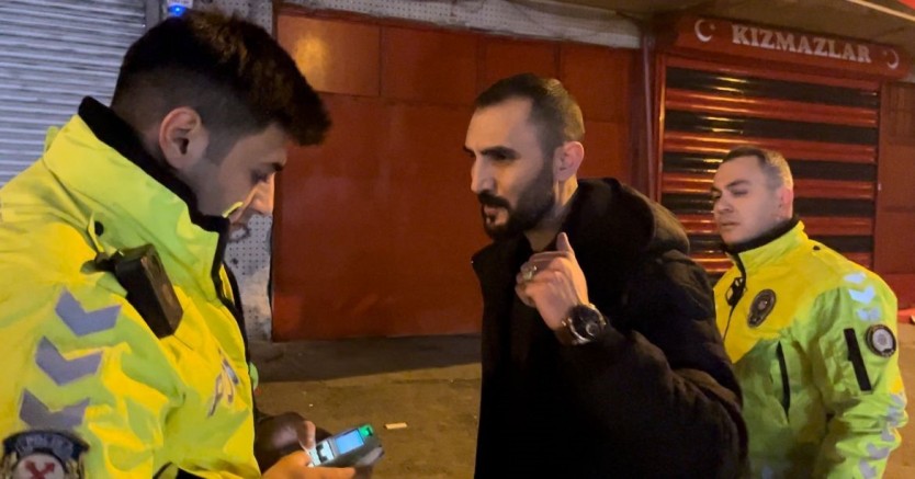 Polisi görünce geri vitese taktı, son sürat kaçmaya çalıştı