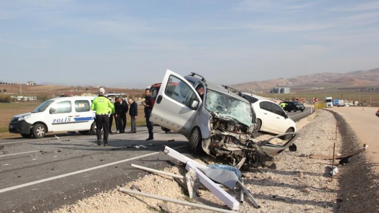 Siirt'te zincirleme trafik kazası: 2 kişi hayatını kaybetti, 2 kişi yaralandı