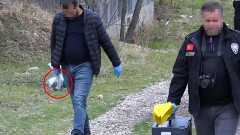 Tekme attığı poşette el bombası
