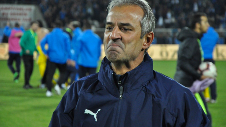 UEFA'dan Fenerbahçe Teknik Direktörü İsmail Kartal'a ceza!