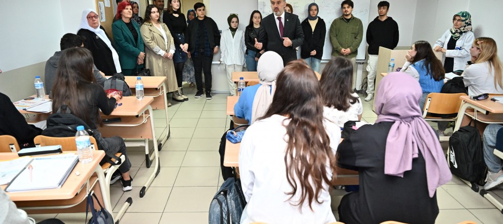 Üniversite yolunda Bursa Büyükşehir yanınızda