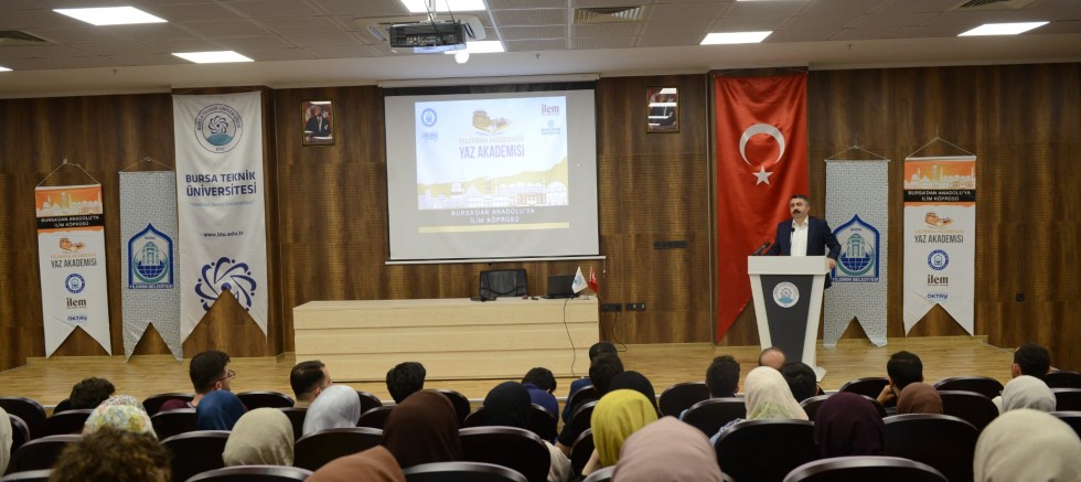 Yıldırım Medresesi Yaz Akademisi üniversite öğrencilerini ağırlıyor